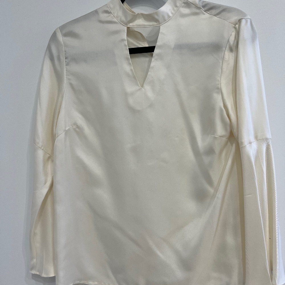 J. Mclaughlin silk blouse with v peek